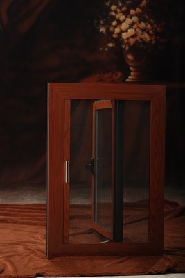 斷橋木紋鋁合金高檔門窗 內置隱形紗窗的創新設計與應用